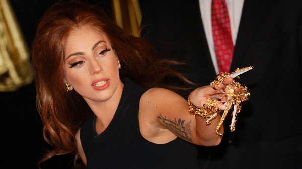 Lady Gaga nhiếc móc nữ trợ lý cũ là "con chuột thối".